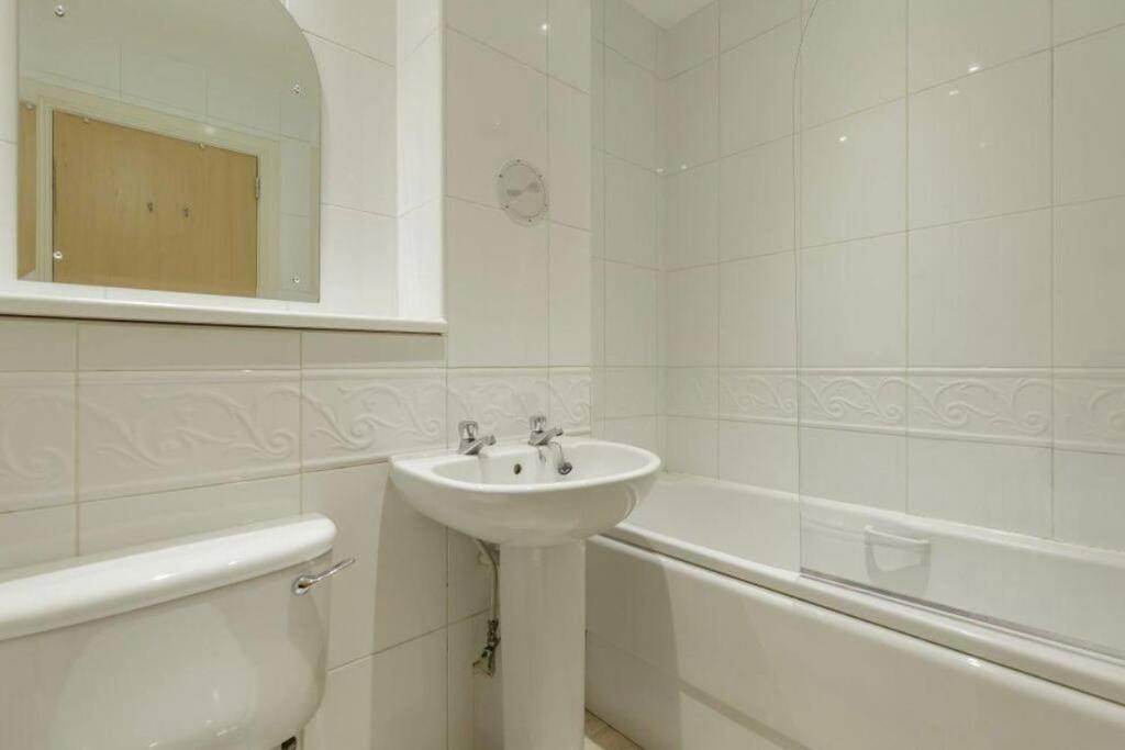 Hollyrood Modern In Centre Appartement *