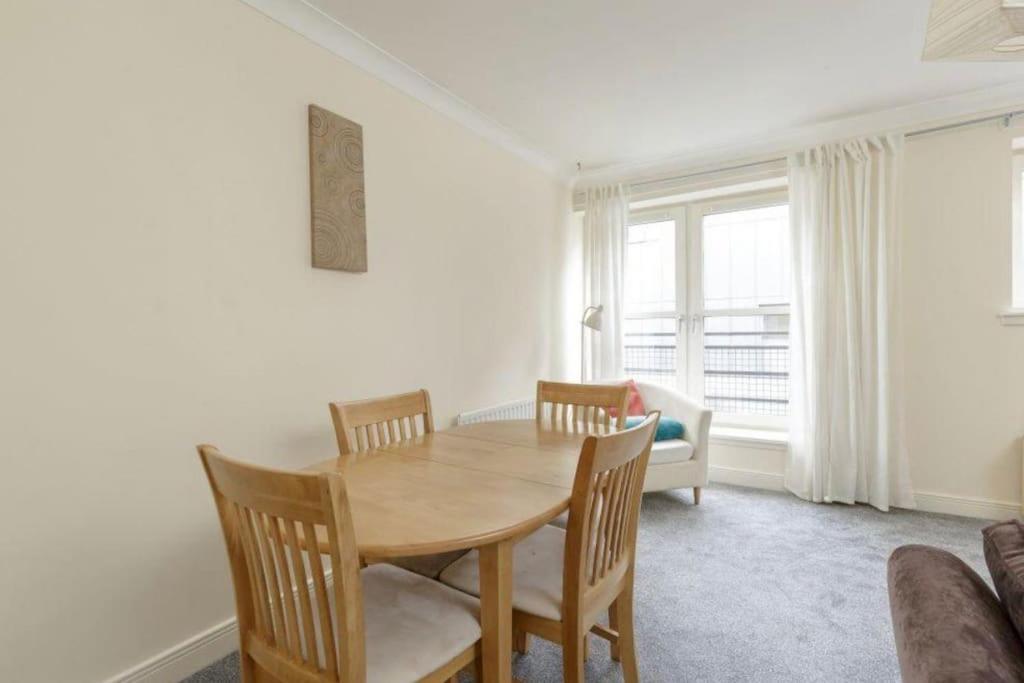 Appartement Hollyrood Modern In Centre